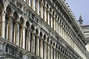 Arcades, house facade, St. Mark's Square