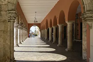 Arched collonade Colonial architecture