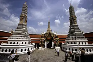 Architectural details of the Wat Phra complex