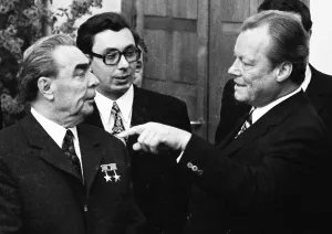 On the arrival of the Soviet Head of State and Party Leonid Brezhnev by Willy Brandt on 18
