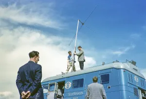 ATV television station ITV outside the OB van, mounting of the television aerial on the roof of the van, Great Britain 1960s