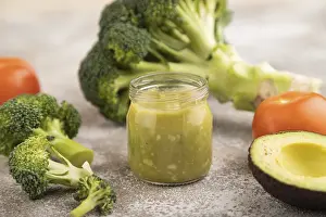 Baby puree with vegetable mix, broccoli