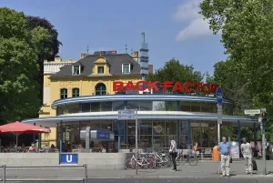 Back-Factory, SchlossstraBe
