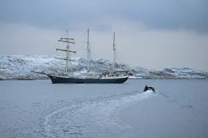 Barkentine Antigua and dinghy, Murchisonfjord