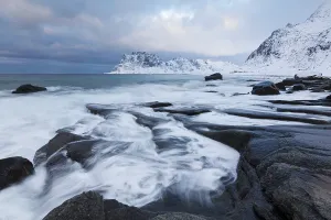 Beach of Utakleiv in winter, Utakleiv