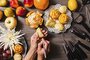 The beautiful food - carved flowers from fruits