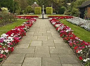This beautifully kept Memorial Garden is in the Old Town of Amersham