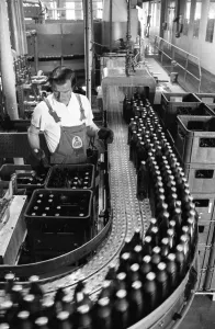 Beer production at the Dortmunder Aktien-Brauerei (DAB) on 29