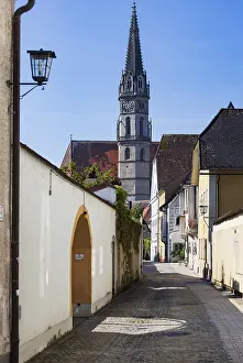 BergstraBe with old town houses and parish church