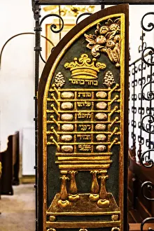 Bima, Remuh Synagogue, 1553, one of two synagogues still in use today
