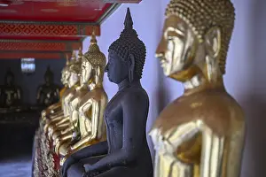 Black Buddha in Wat Pho, Temple of the Reclining Buddha