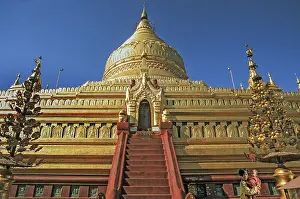 Blue sky, Shwezigon Pagoda with grand staircase