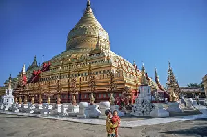 Blue sky, Shwezigon Pagoda, Pagan
