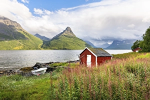 Boat cabins by the fjord, Lyngenfjord