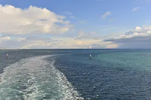 Boat route, fairway with markings