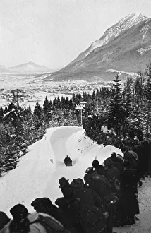 Bobsleighing, the exciting bobsleigh races were followed with interest by the spectators