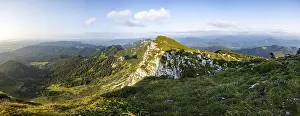 Break-off edge at the summit, view from the summit of Benediktenwand in the evening light