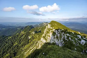 Break-off edge at the summit, view from the summit of Benediktenwand in the evening light