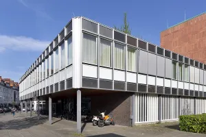 Bremen State Archives, administrative wing with reading room