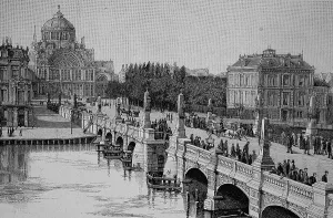 Bridge crossing of the river Amstel