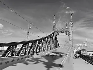 Bridge gate and footpath on the Liberty Bridge