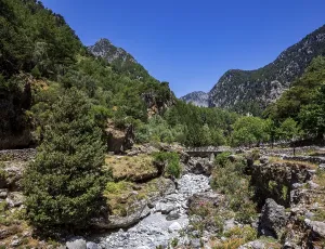 Bridge on the hiking trail through the Samaria Gorge