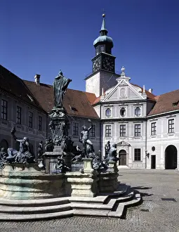 Brunnenhof with Residenzhof