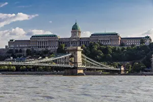 Buda Castle, St. Matthia and The Szechenyi Chain Bridge n Budapest