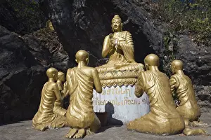 Buddha and his disciples, Buddha statue on Phousi Mountain