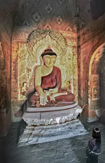 Buddha figure in Dhammayangyi Temple
