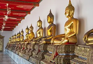 Buddha images at Phra Rabiang cloister