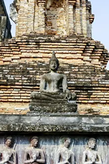Buddha statue in ayutthaya thailand