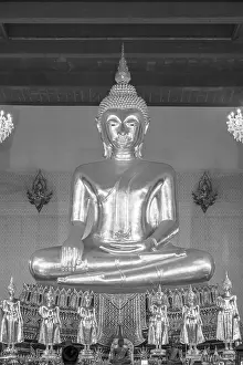 Buddha statue with Bhumispara mudra