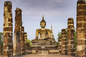 Category Buddhism Prints: Buddha statue in the central Buddhist temple Wat Mahathat