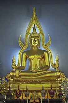 Buddha statue, Marble Temple (Wat Benchamabophit)