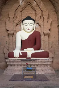 Buddha statue at Pyathetgyi Temple