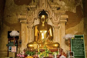 Buddha statue at Shwegugyi Temple