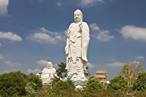 Buddha statue at the Vinh Trang Pagoda