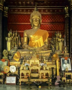 Buddha statue in Wat Mai Temple