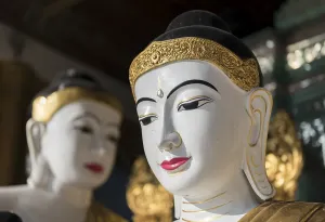 Buddha statues at Koo Chein Kan and Ma Kyee Kyee Hall