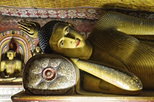 Buddhas in the cave of Dambulla