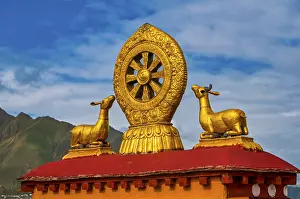 Buddhist symbols on the roof of the Jokhang temple