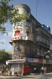 Buildings between two roads, Earlier Oomarigar now Hera building 1911, Bombay now Mumbai, Maharashtra, India, Asia