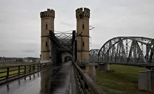Category Historic EN Prints: Built 1851-1857, eastern pair of towers axial with demolition edge