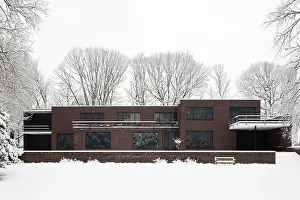 Built between 1928 and 1930 by Ludwig Mies van der Rohe as a residential building
