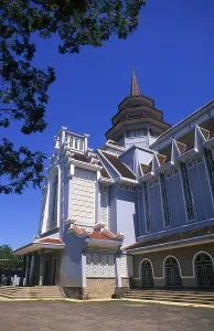Built in a hybrid, Franco-Vietnamese style between 1958 and 1962