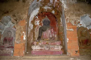 Built during the reign of King Kyansittha (1084 - 1113)