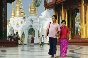 Burmese couple in the Shwedagon Pagoda