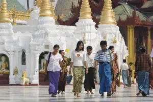 Burmese people in the Shwedagon Pagoda