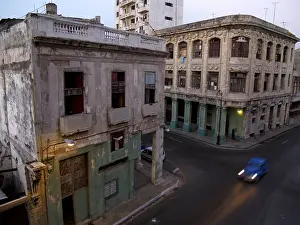 Calle San Lazaro street at dawn